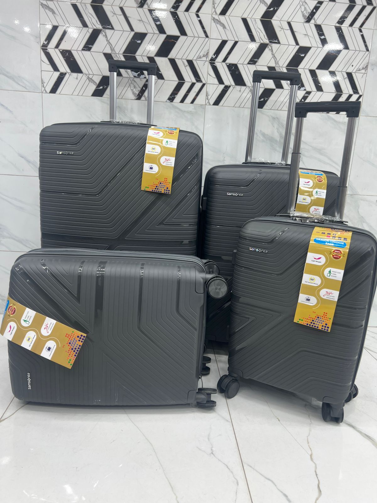 Samsonite luxury luggage bag set of 4