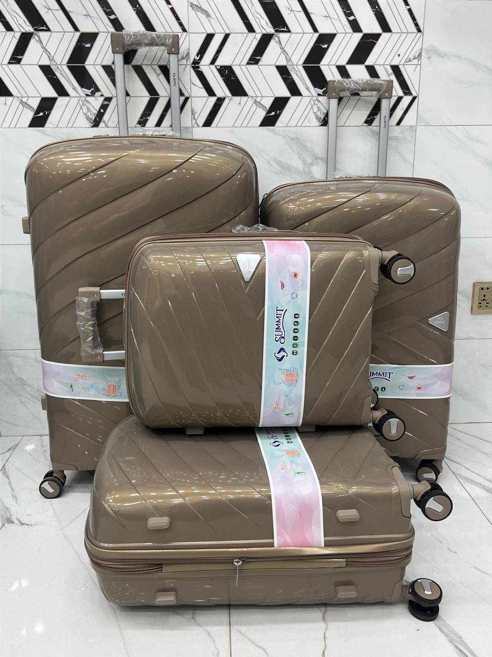Imported Summit luxury luggage bag set of 4